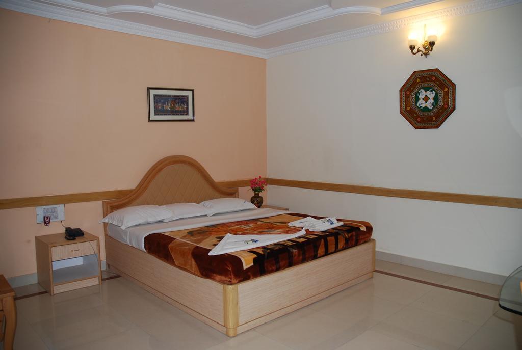 האמפי Kishkinda Heritage Resort חדר תמונה