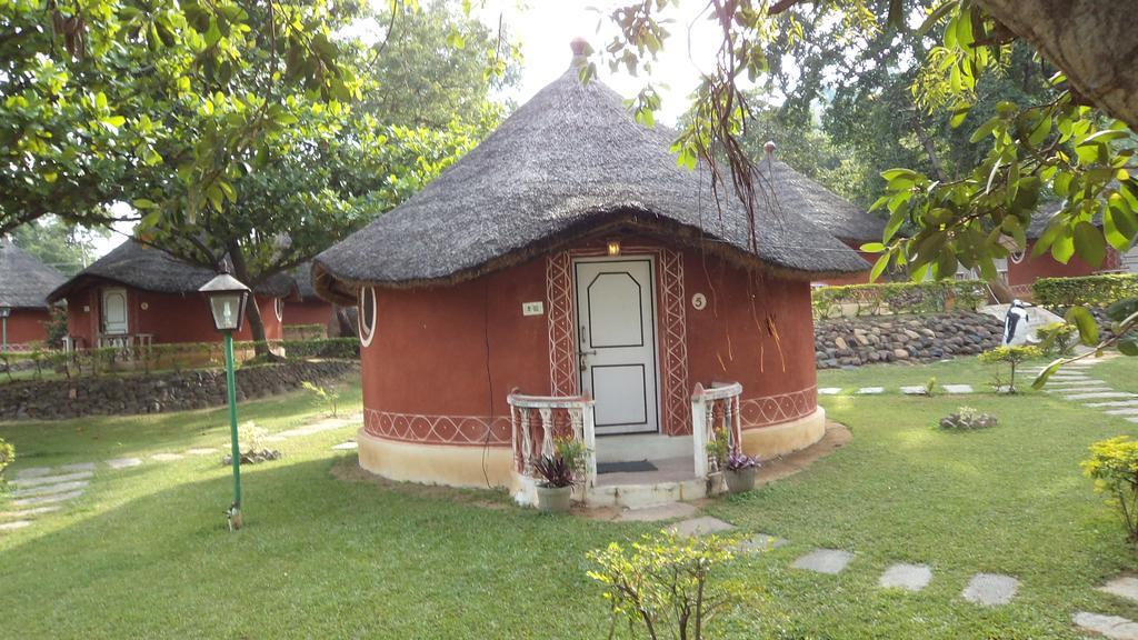 האמפי Kishkinda Heritage Resort מראה חיצוני תמונה